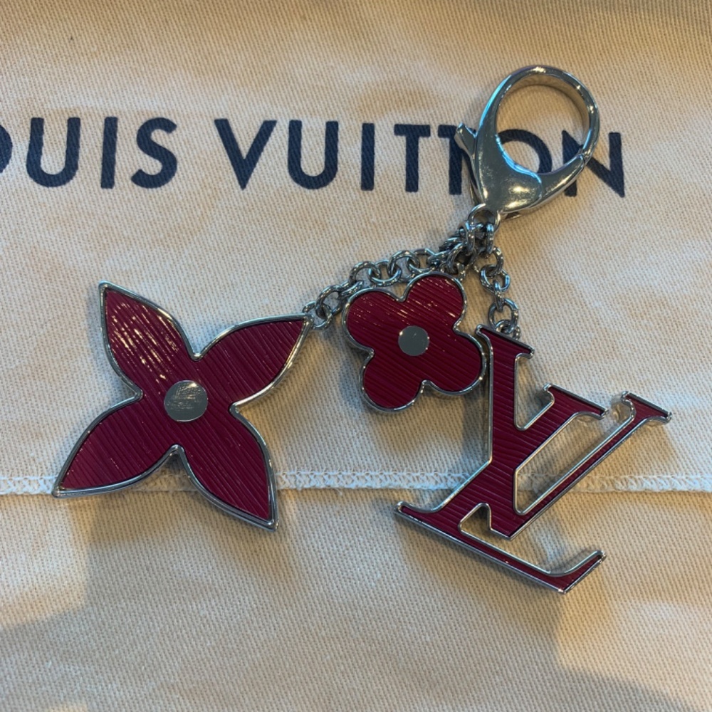 Louis Vuitton Authentic Metal bijoux sac fleur de epi Rubis Key Chain Bag Charm - Picture 2 of 16